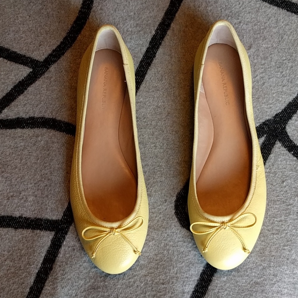 BR yellow leather Robin ballet flats